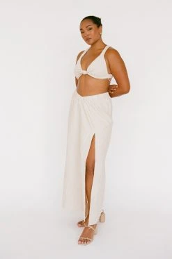 Levana Midi Skirt -SABO™ Shop 04b503f2 5cf2 47b0 8cb4 5fe5d9c10450